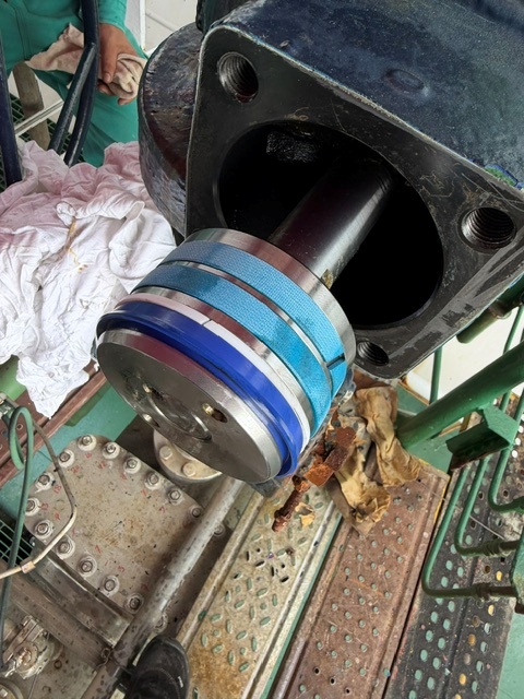 A new actuator seal kit fitted to the cylinder
